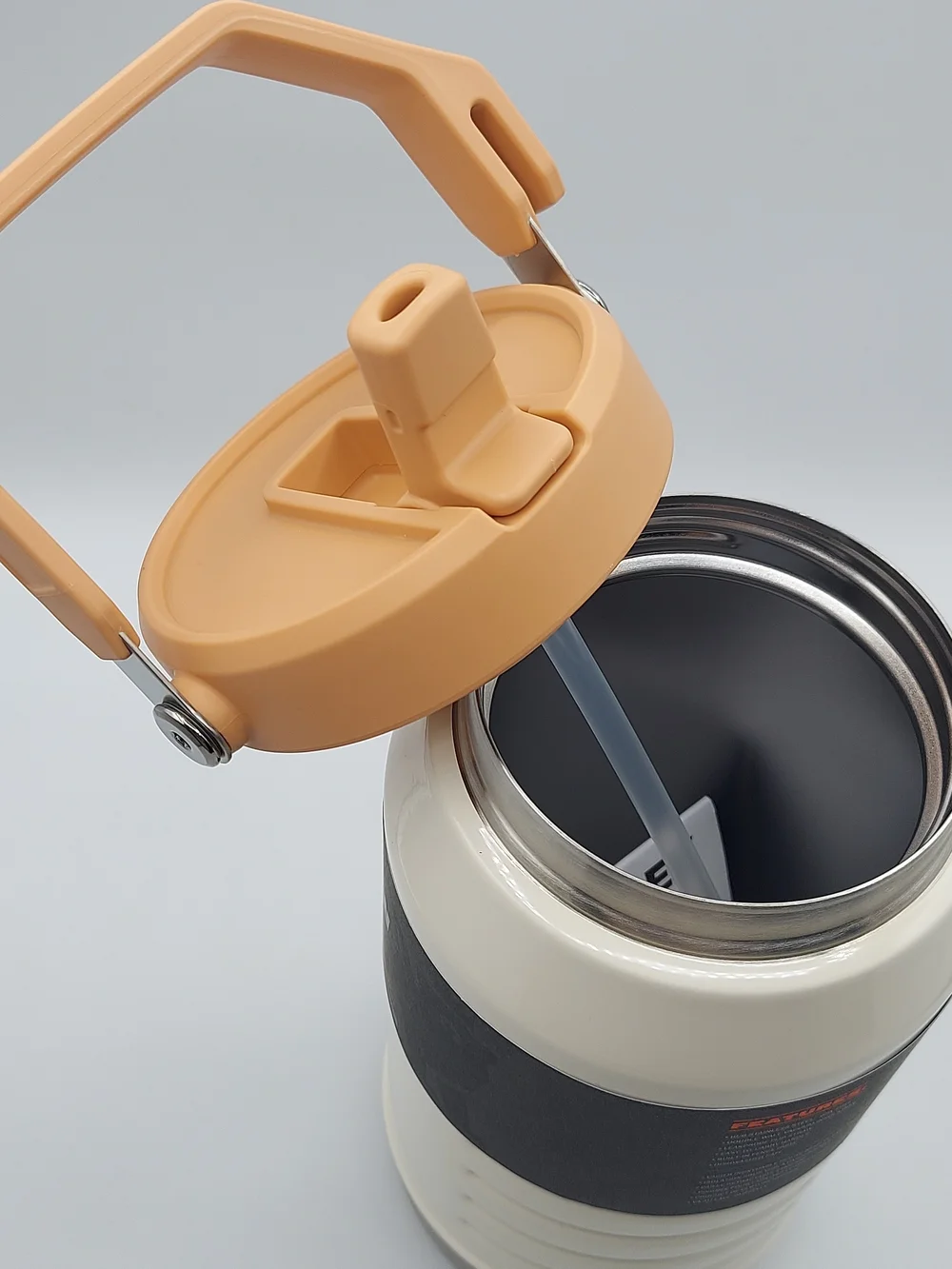 Stanley The IceFlow™ Flip Straw Jug | 64 OZ - Apricot/Cream Gloss
